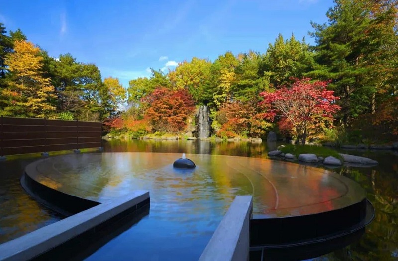 青森秋季风物诗，沉浸在苹果香气和红叶风景中